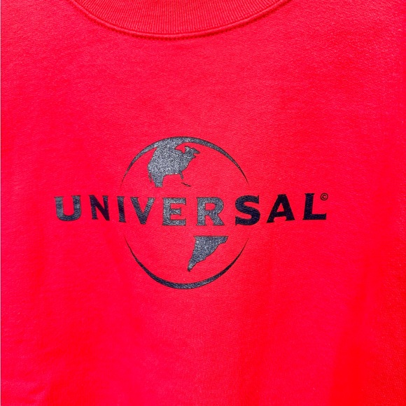 UNIVERSAL VINTAGE RED CREWNECK LOGO SWEATSHIRT - Picture 2 of 6